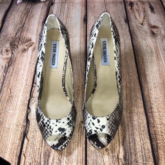 Steve Madden Snakeskin Platform Heels - Picture 3 of 7